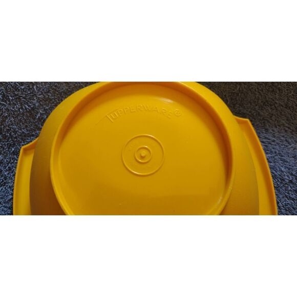 Vintage Tupperware 2 Serving Bowl 836 No Lids - Picture 2 of 3